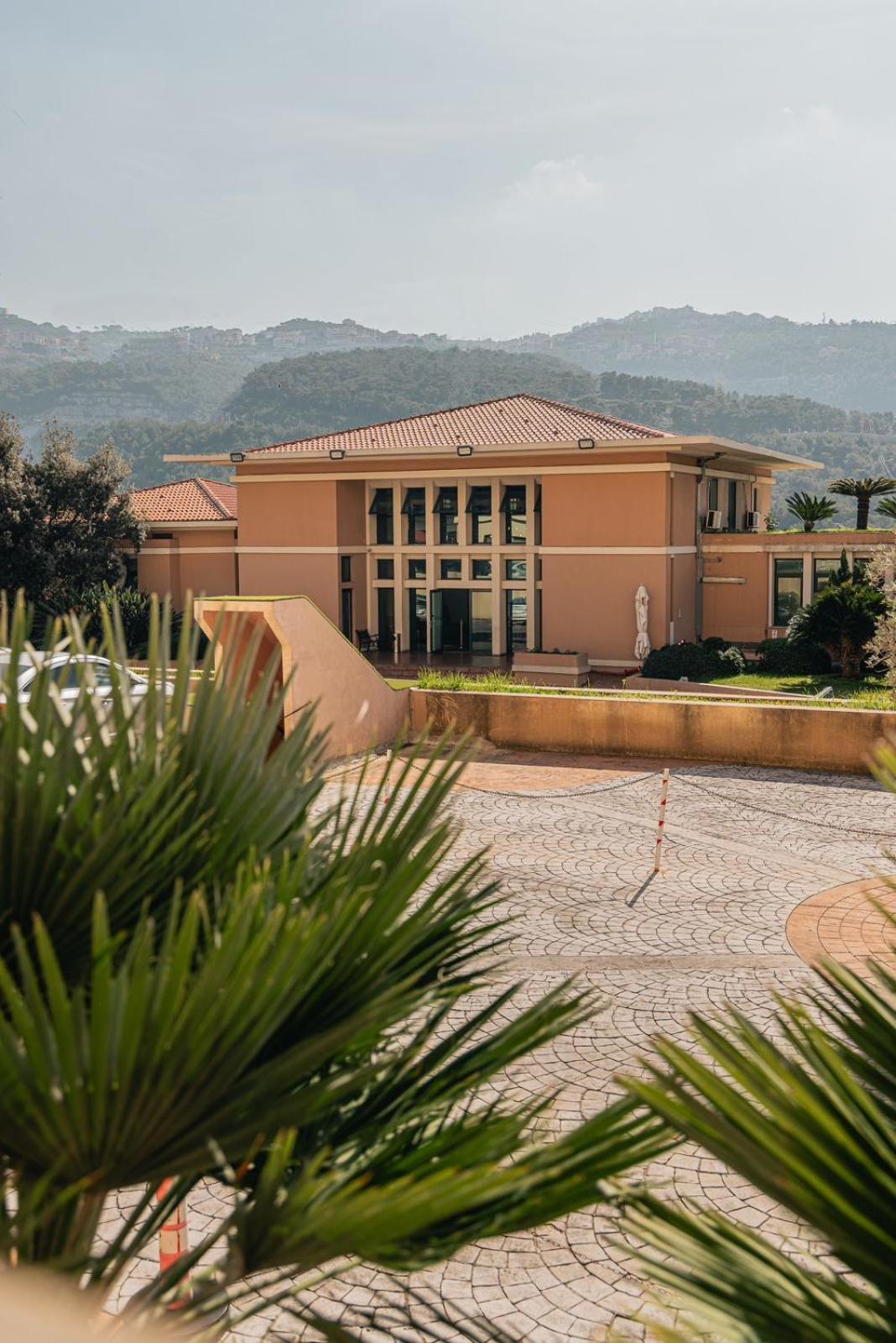 Country Lodge Hotel & Resort Βηρυτός Εξωτερικό φωτογραφία